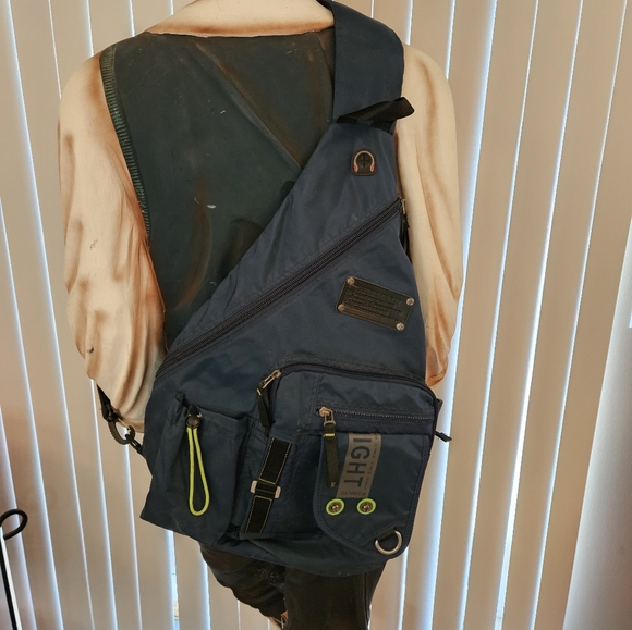 Kawei Kuinght Single Sling Backpack - Picture 3 of 9